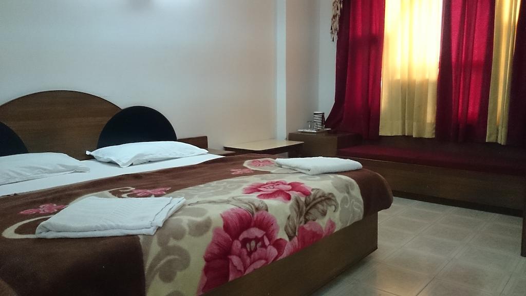 Hotel Maharaja คาตรา ห้อง รูปภาพ
